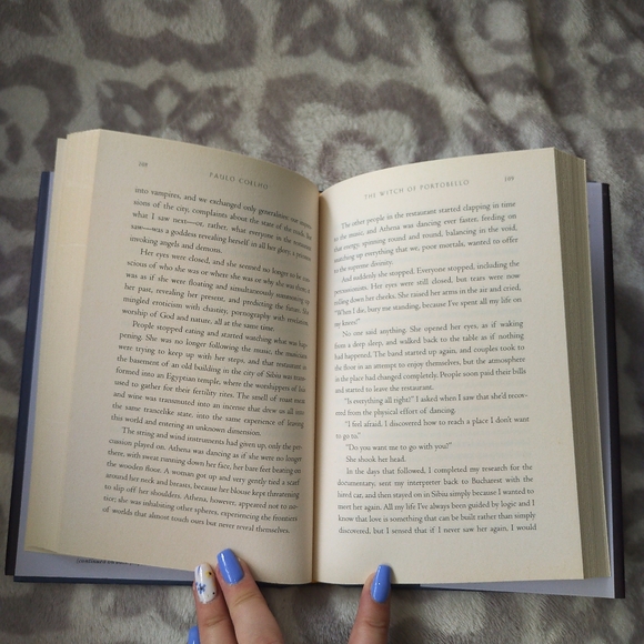 The witch of Portobello - Paulo Coelho hardcover fiction novel - Picture 6 of 8